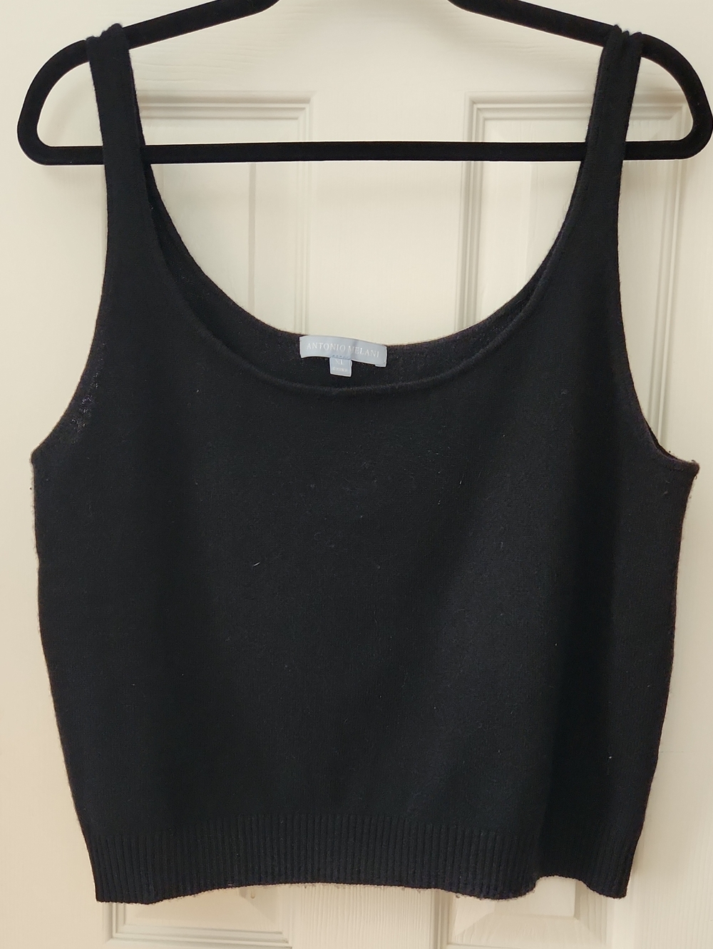ANTONIO MELANI Black Cashmere Knit Scoop Neck Cropped Tank